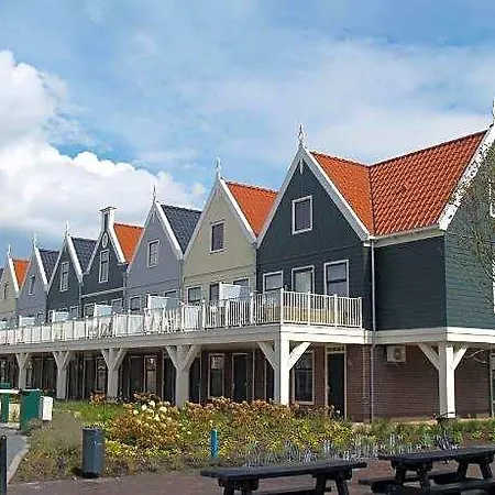 Spacious On The Markermeer * Uitdam