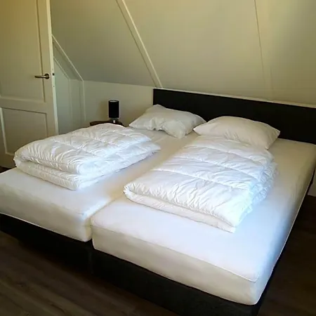 Appartement Spacious On The Markermeer Uitdam