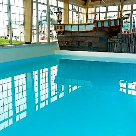 Spacious On The Markermeer Uitdam