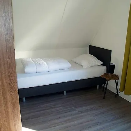 Spacious On The Markermeer Appartement *