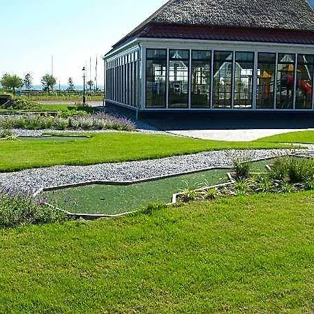 Spacious On The Markermeer Appartement *