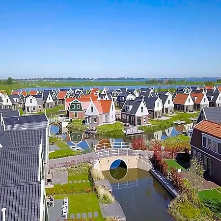 Spacious On The Markermeer Appartement *