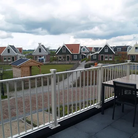 Apartment Spacious On The Markermeer *